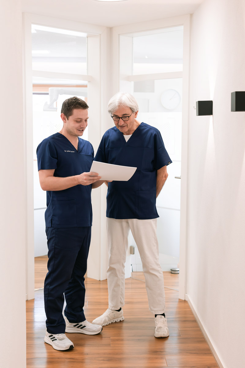 Dr. Julian Zacher, Dr. Reitzner, Zahnarztpraxis in Winzer