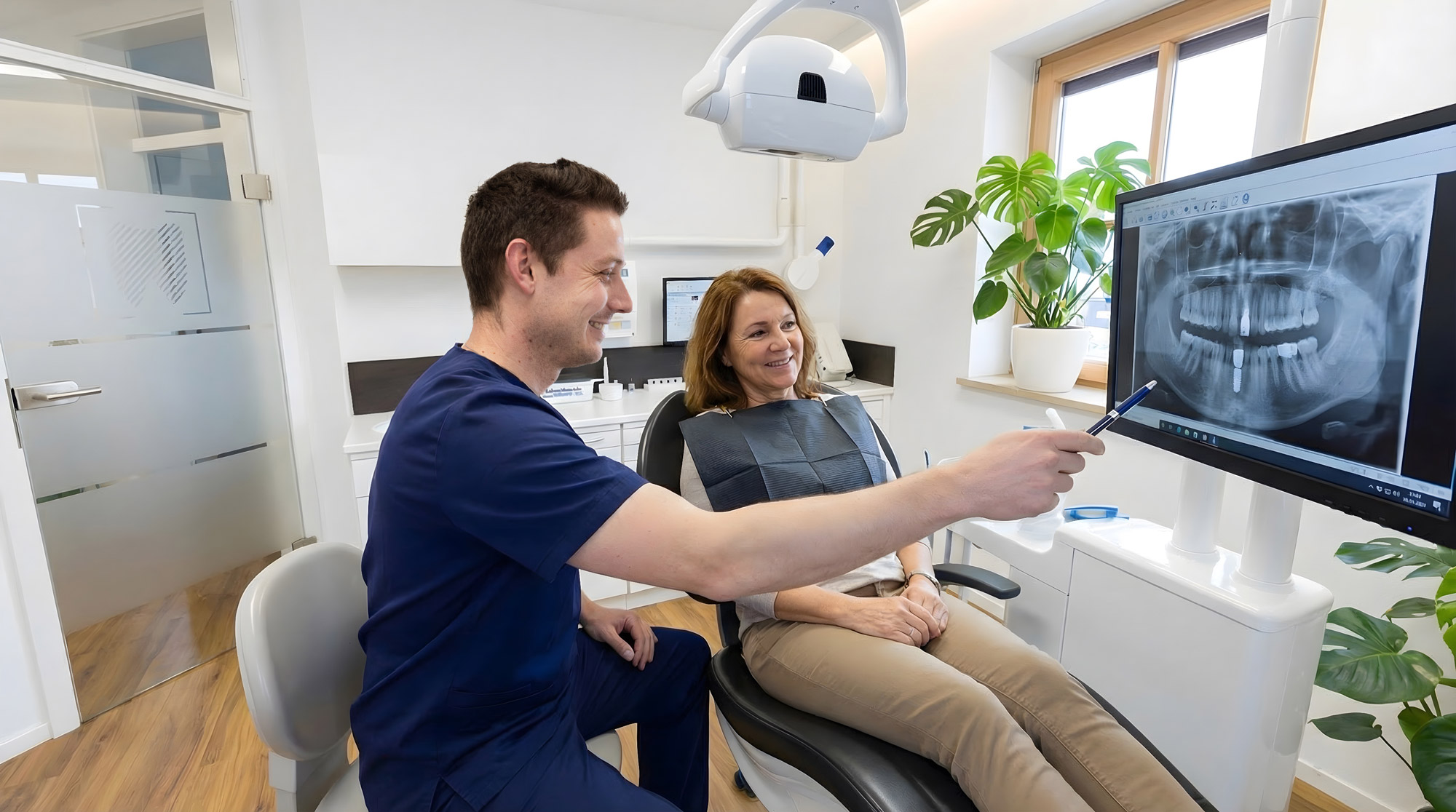 Dr.Julian_Zacher_Implantologie_Winzer_Hofkirchen Zahnimplantat, Dr. Julian Zacher, Implantologie Winzer